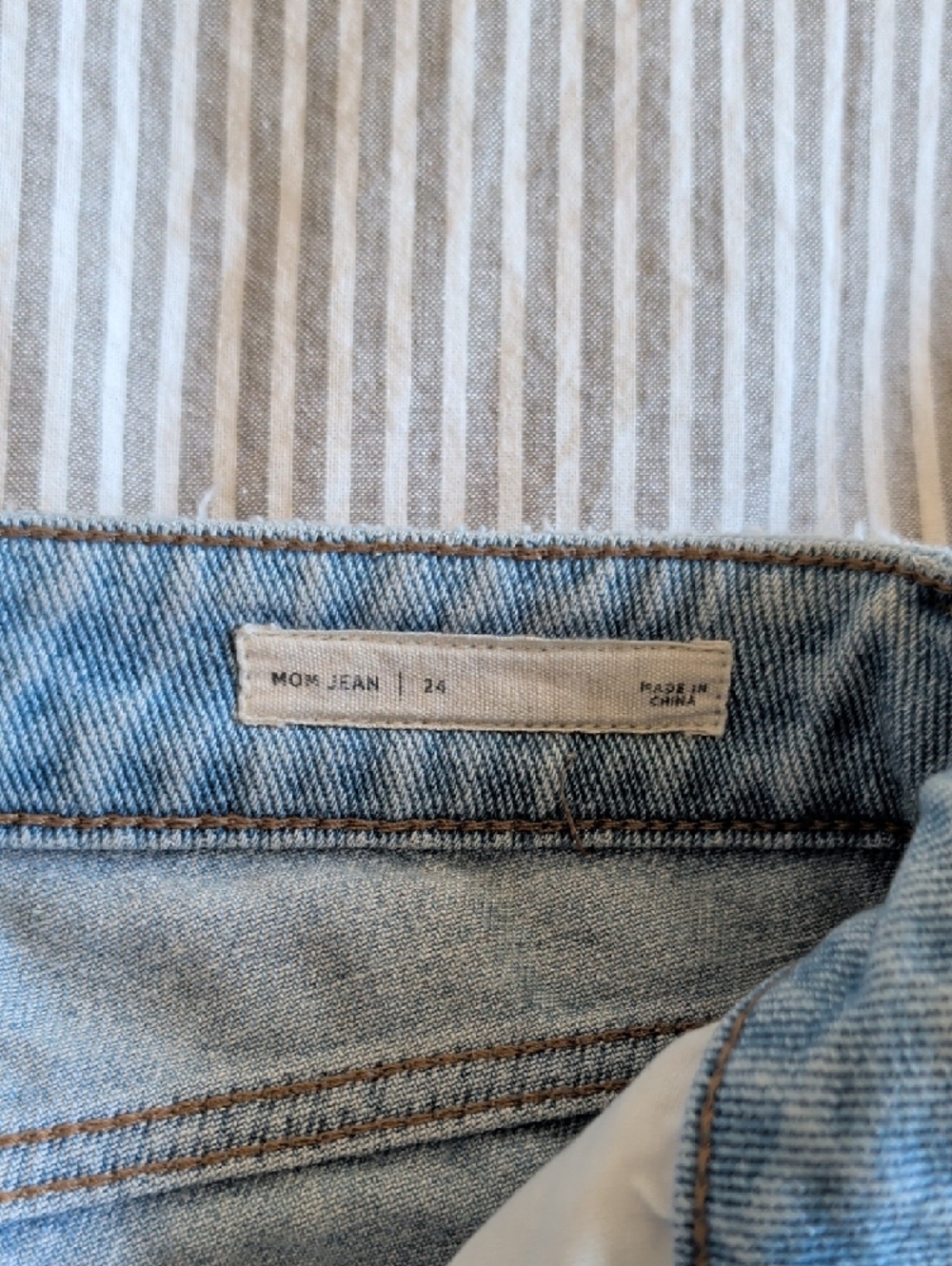 PacSun Mom Jeans - Picture 2 of 6